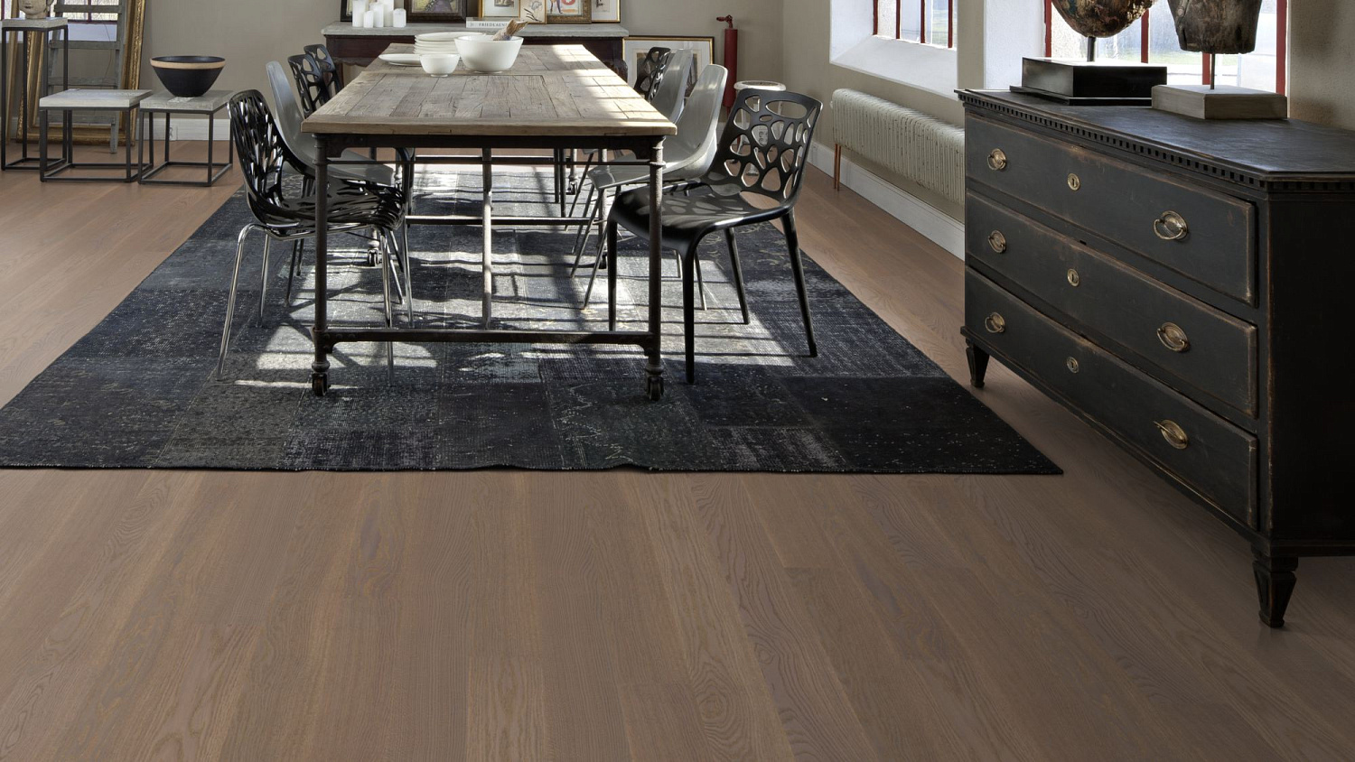 Паркетная доска Karelia светло-коричневый Дуб 4 STORY 138 SILVER RIPPLE